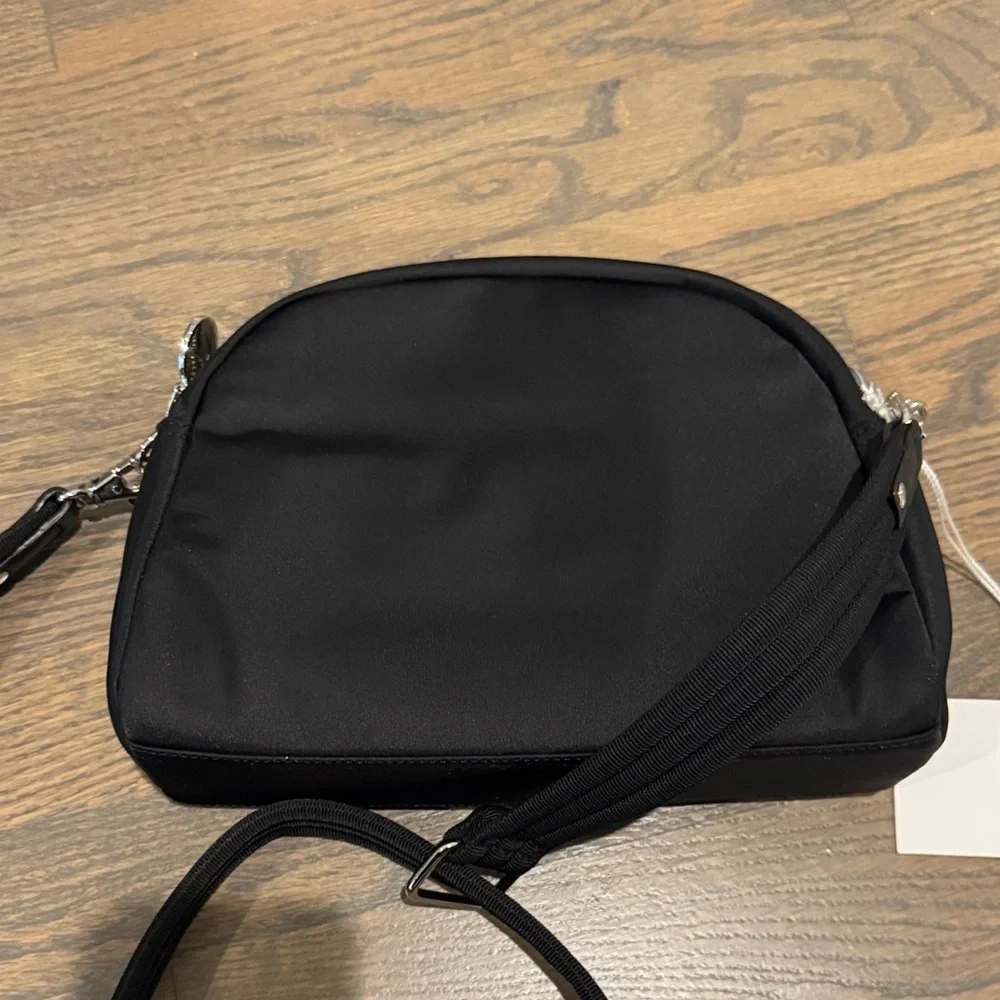 Lo and sons nouvelle crossbody bag NWT black silver - Picture 6 of 8